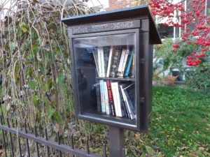 Une boîte à lire à Montréal. Un bon moyen d'échanger des livres entre citoyens